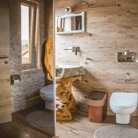 داونتاون سويت ألبي *